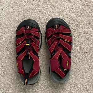 Keen sandal
